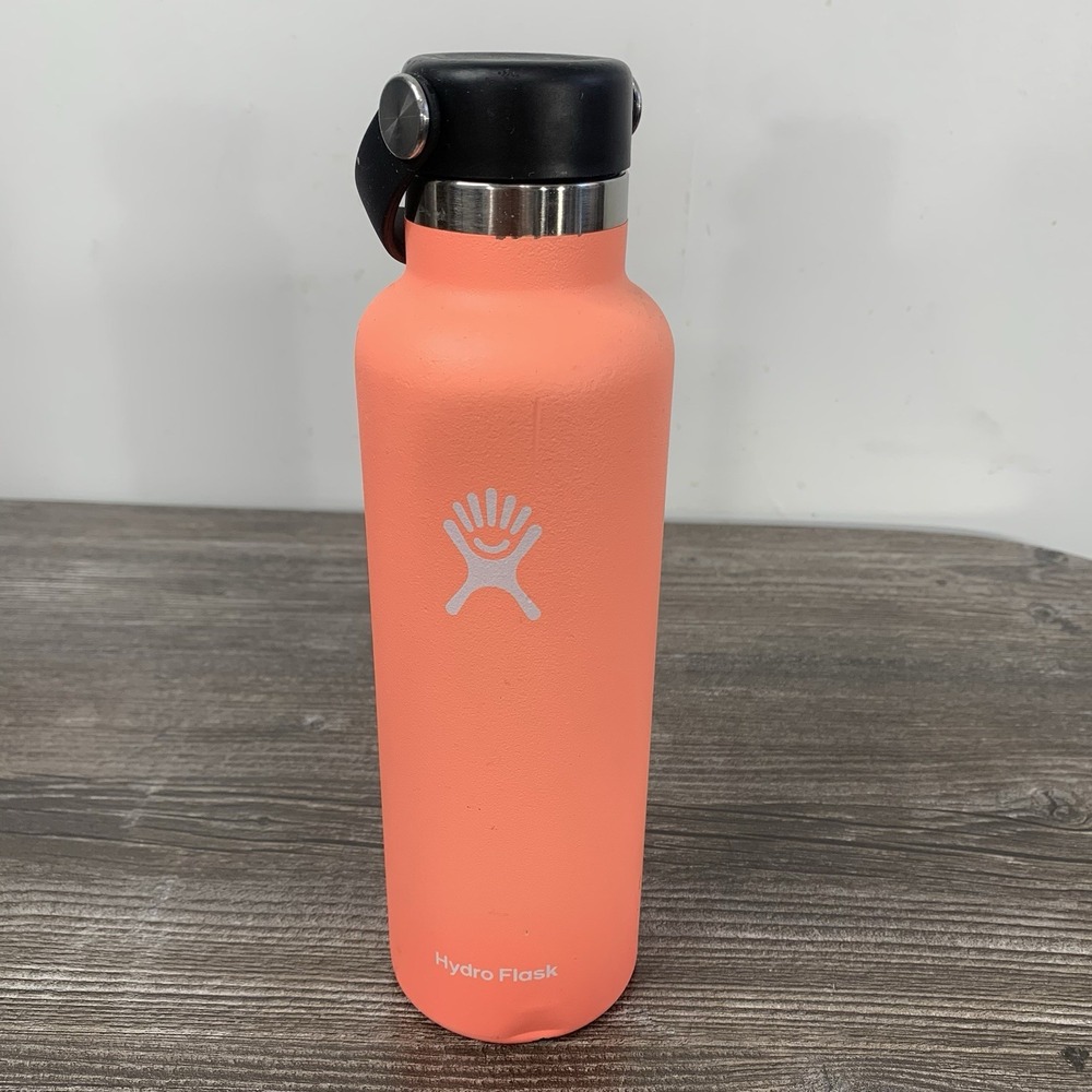 Hydro Flask 21 oz Standard Mouth Insulated Bottle with Flex Cap Coral Grapefruit
